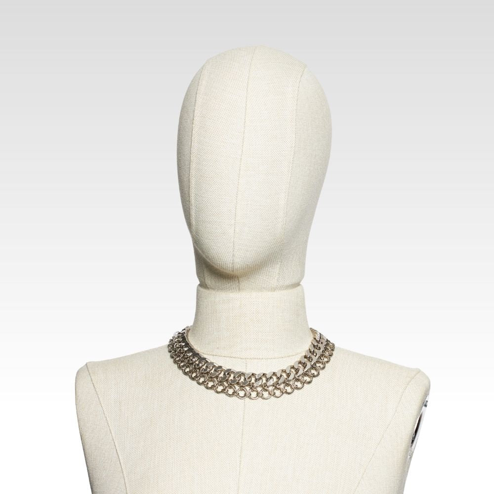 Örgü Zincir Detaylı Gümüş Renk Kolye