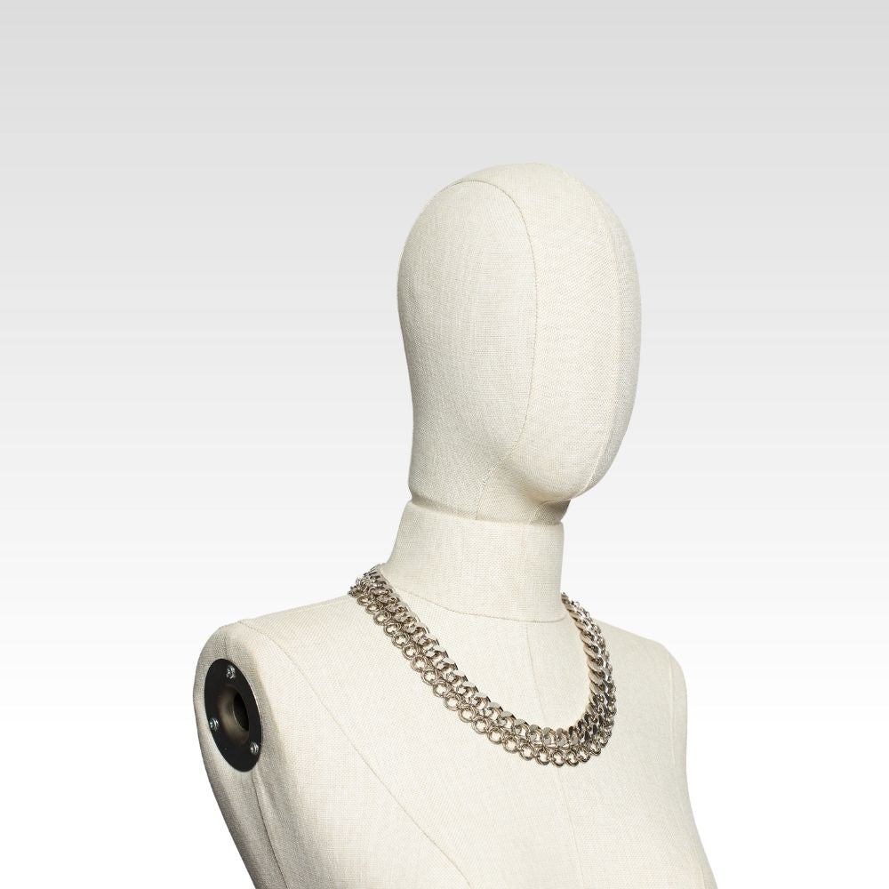 Örgü Zincir Detaylı Gümüş Renk Kolye