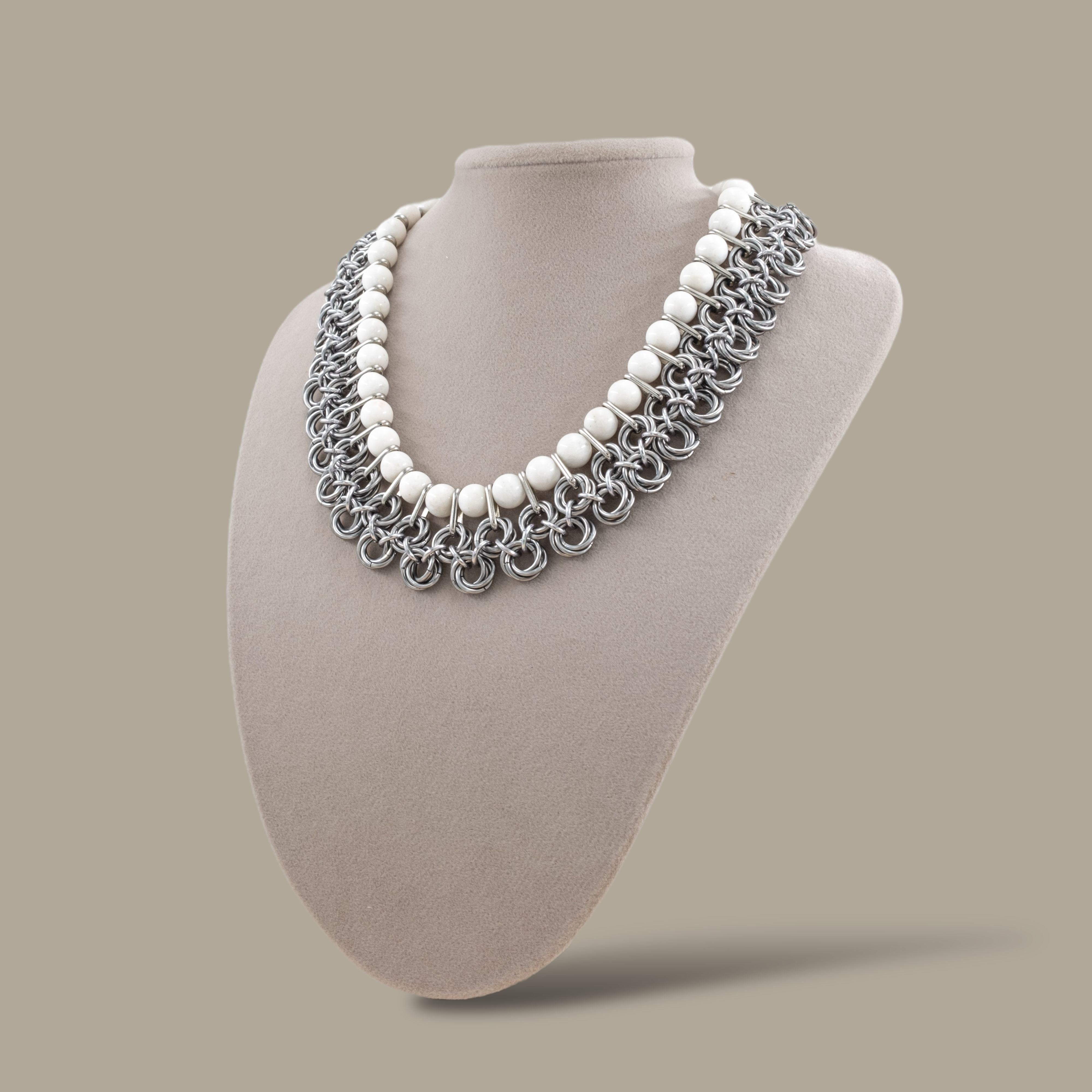 Örgü Zırh ve Ay Taşı Detaylı Kolye