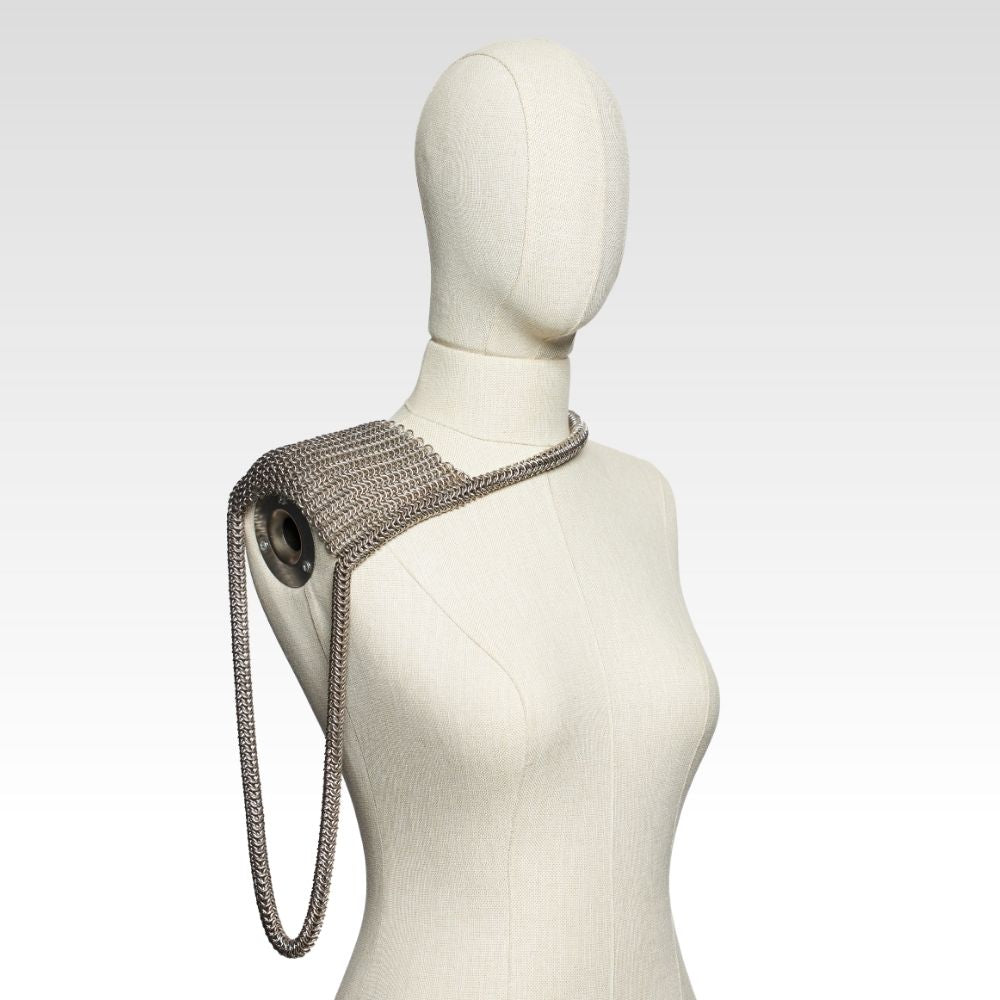 Zırh Örgü Omuz Aksesuarı – Tek Omuz Zırh Detaylı Tasarım