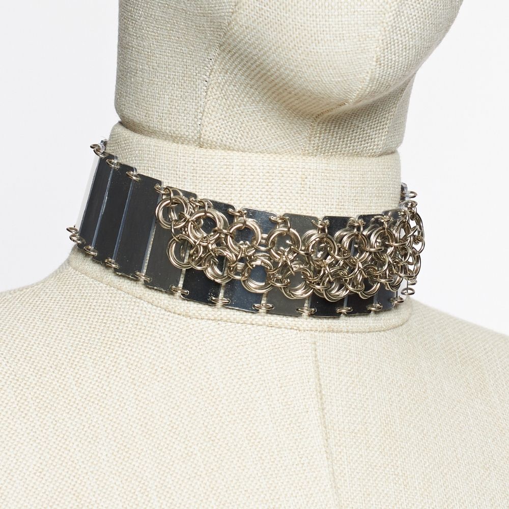 Pleksi ve Örgü Zırh Detaylı Choker Kolye