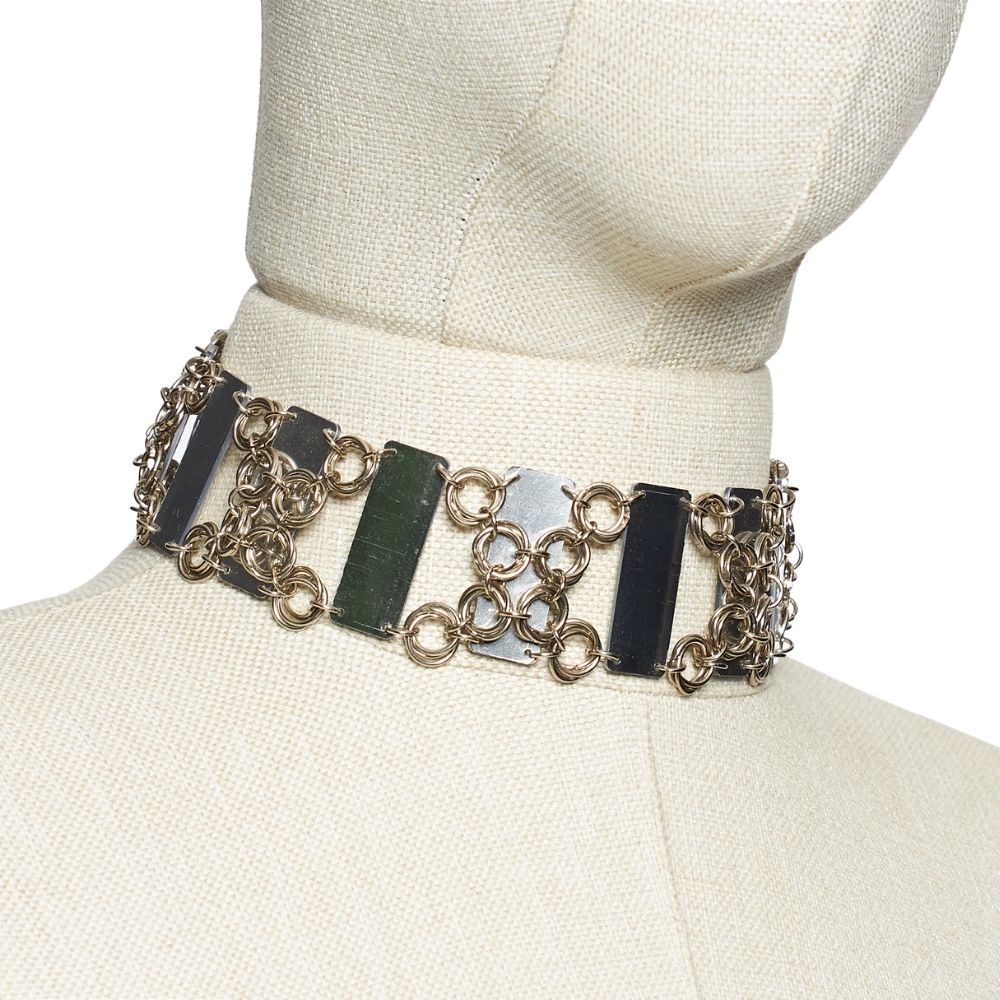 Pleksi ve Örgü Zırh Detaylı Choker Kolye