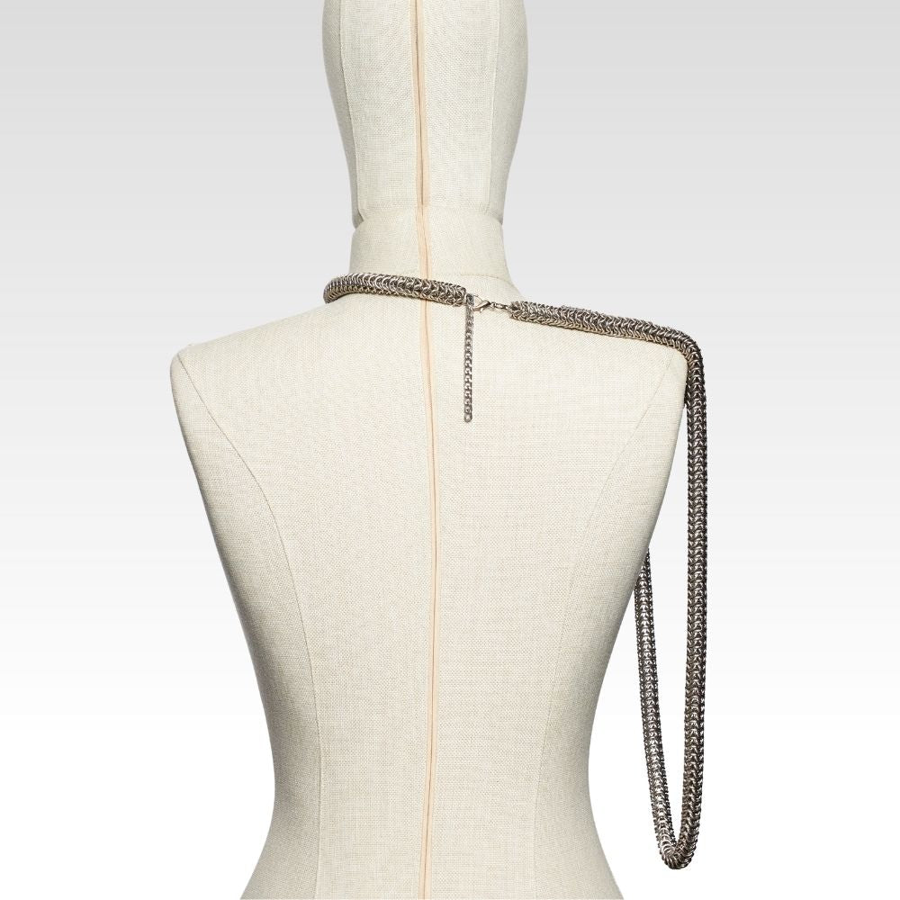 Zırh Örgü Omuz Aksesuarı – Tek Omuz Zırh Detaylı Tasarım