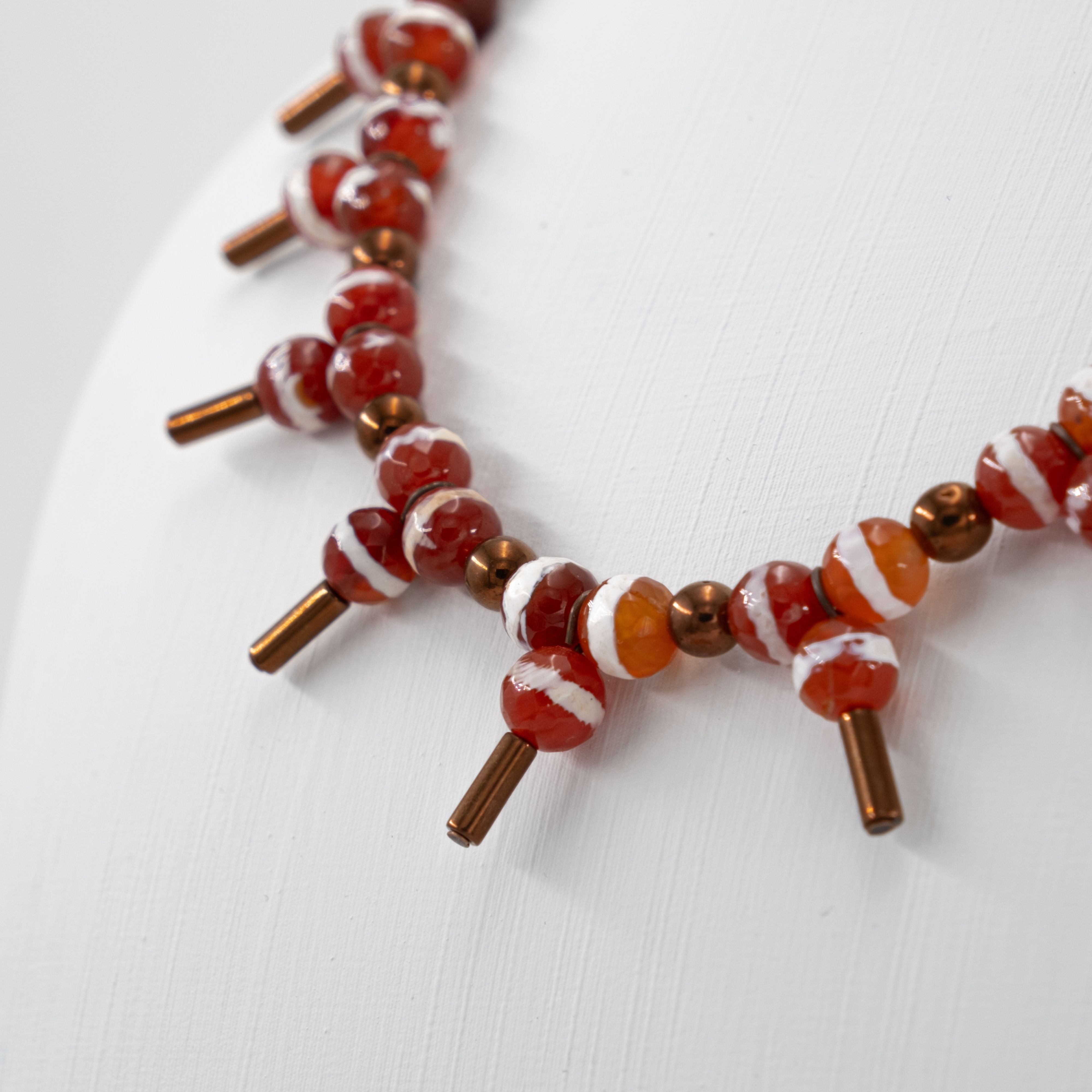 Rafine Punk Stili Akik Taş ve Bronz Renk Hematit Detaylı Kolye