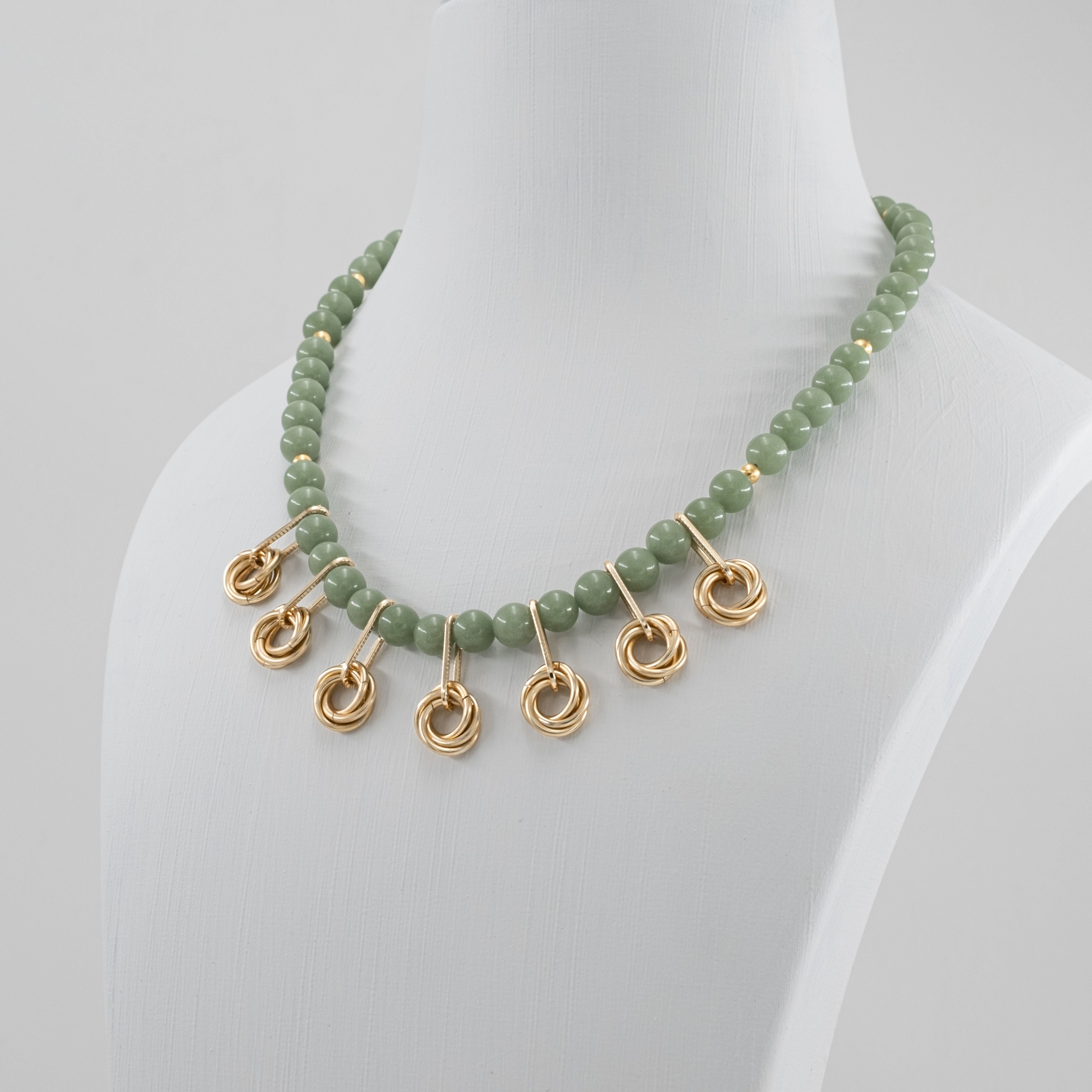 Gold Örgü Zırh, Aventurin Taşlı ve Gold Boncuk Detaylı Kolye