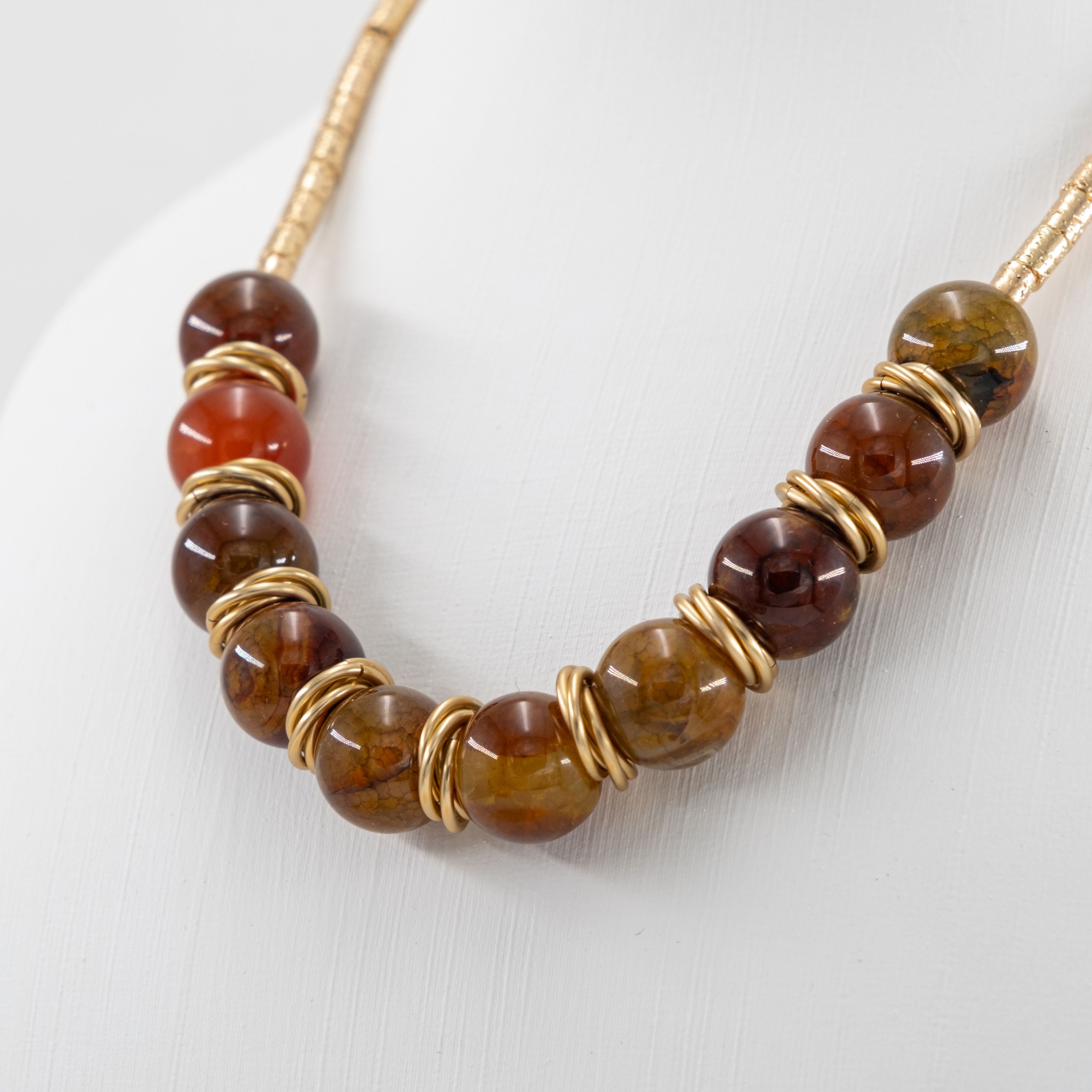 Gold Lav Taşı ve Akik Doğal Taş Detaylı Kolye