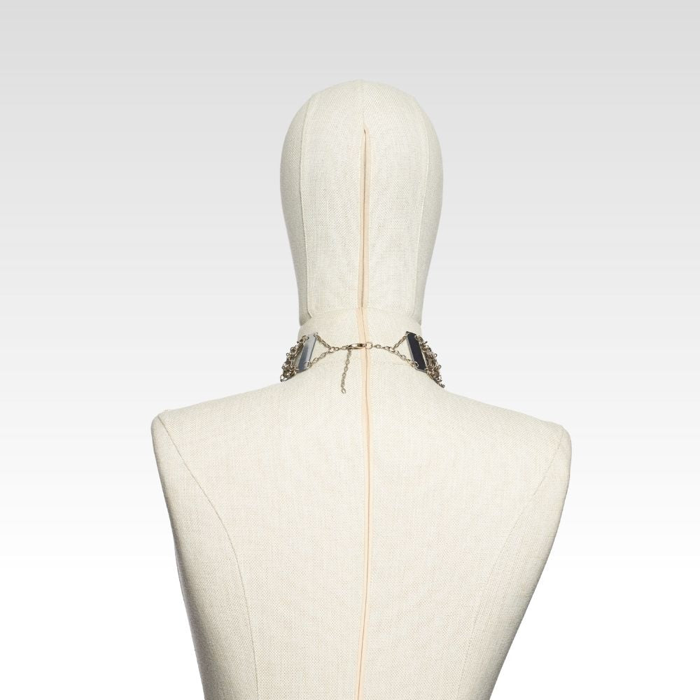 Pleksi ve Örgü Zırh Detaylı Choker Kolye