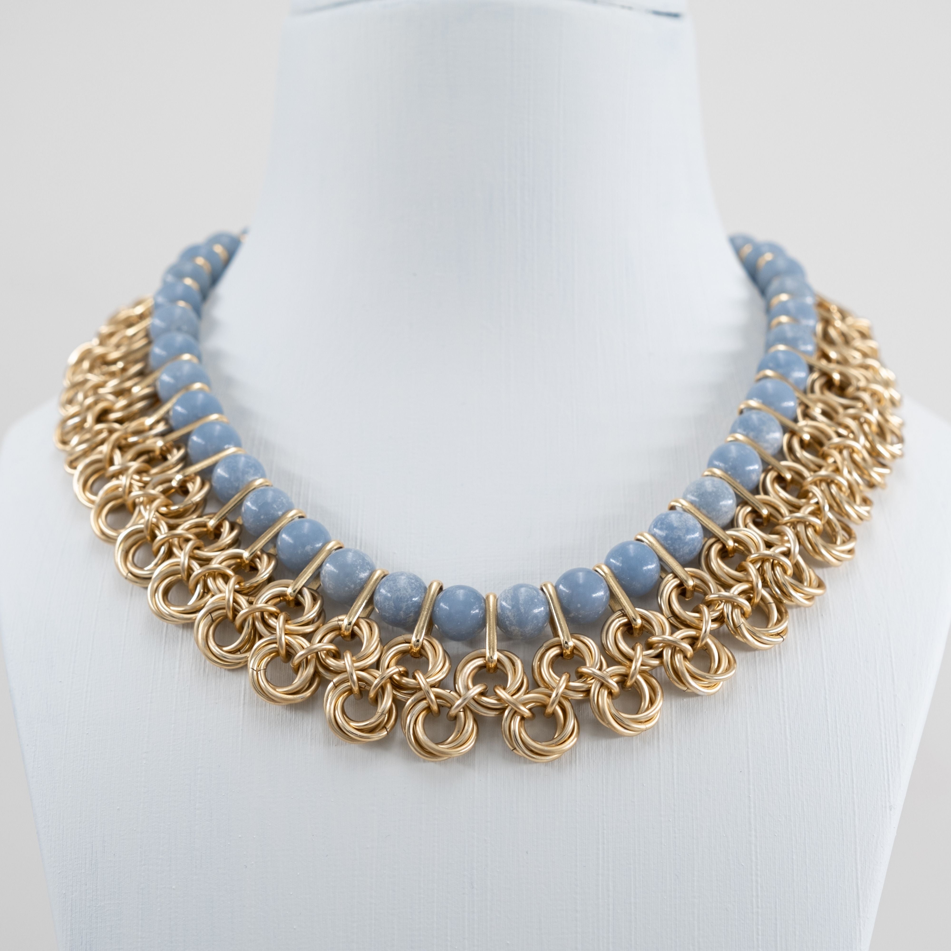 Örgü Zırh ve Ay Taşı Detaylı Kolye