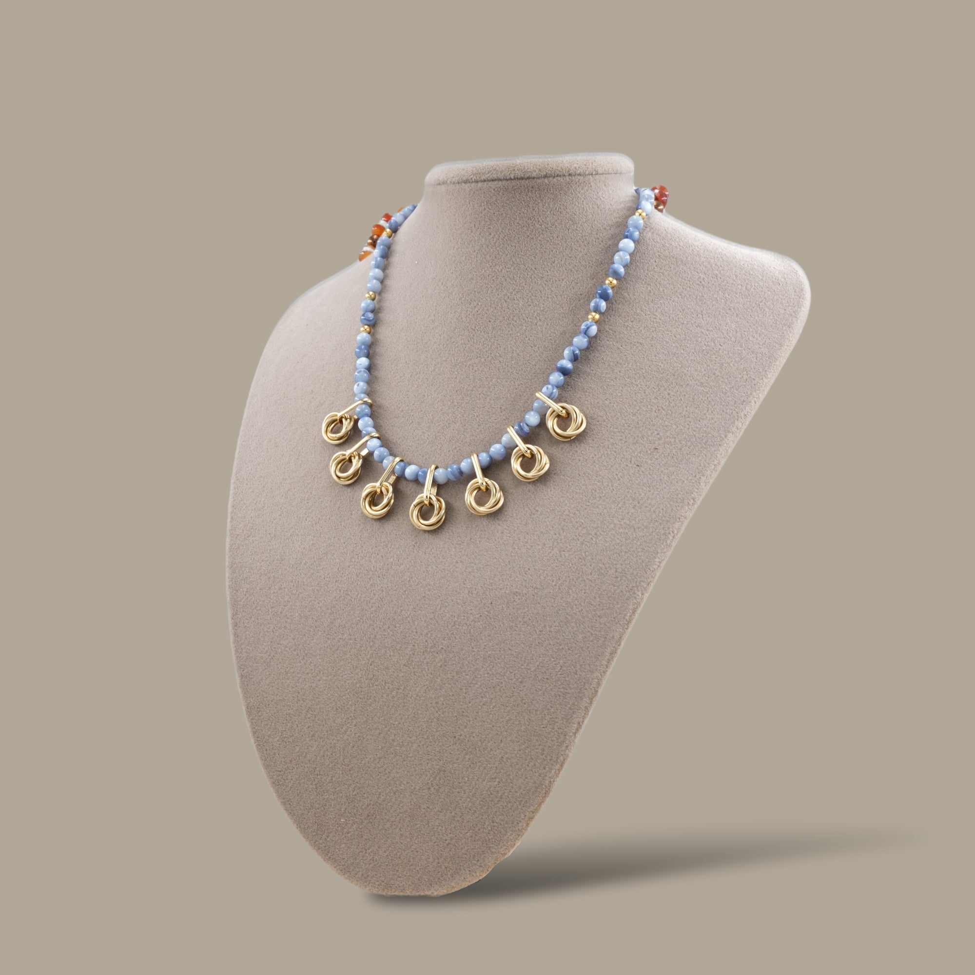 Gold Örgü Zırh ve Mavi Sedef Taşlı Minimalist Kolye