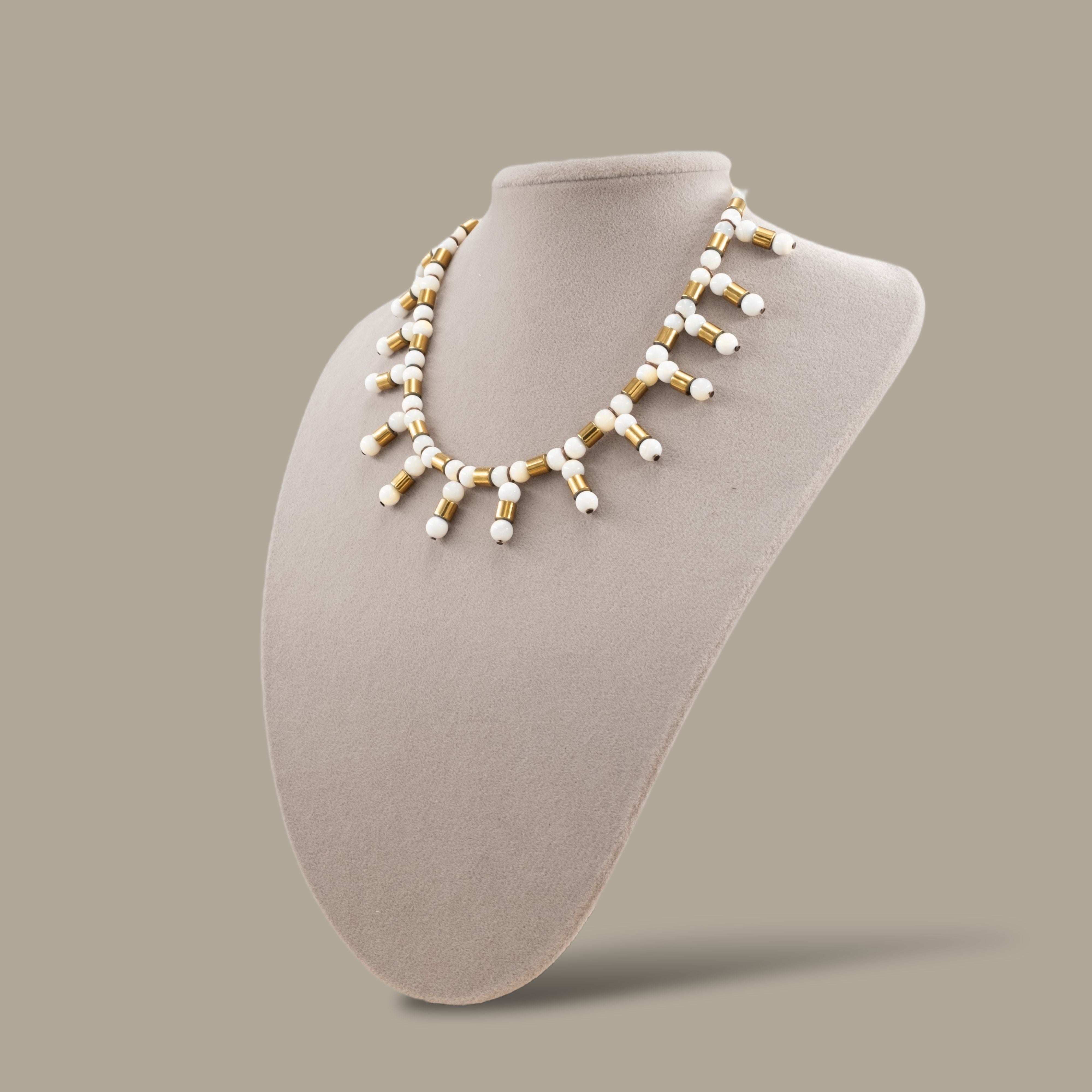 Sedef ve Hematit Detaylı Minimal Kolye