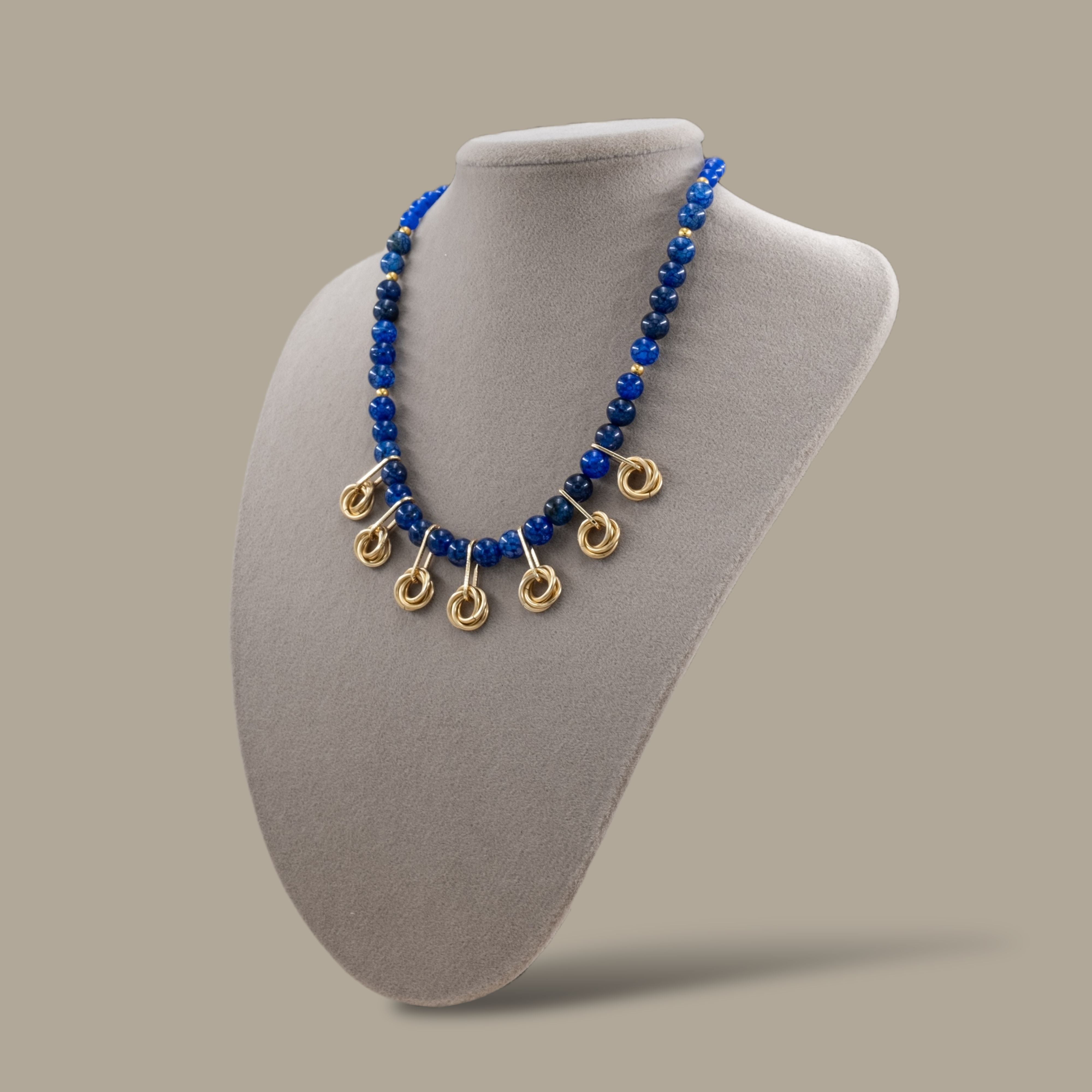 Gold Örgü Zırh ve Mavi Ceyt Taşlı Kolye