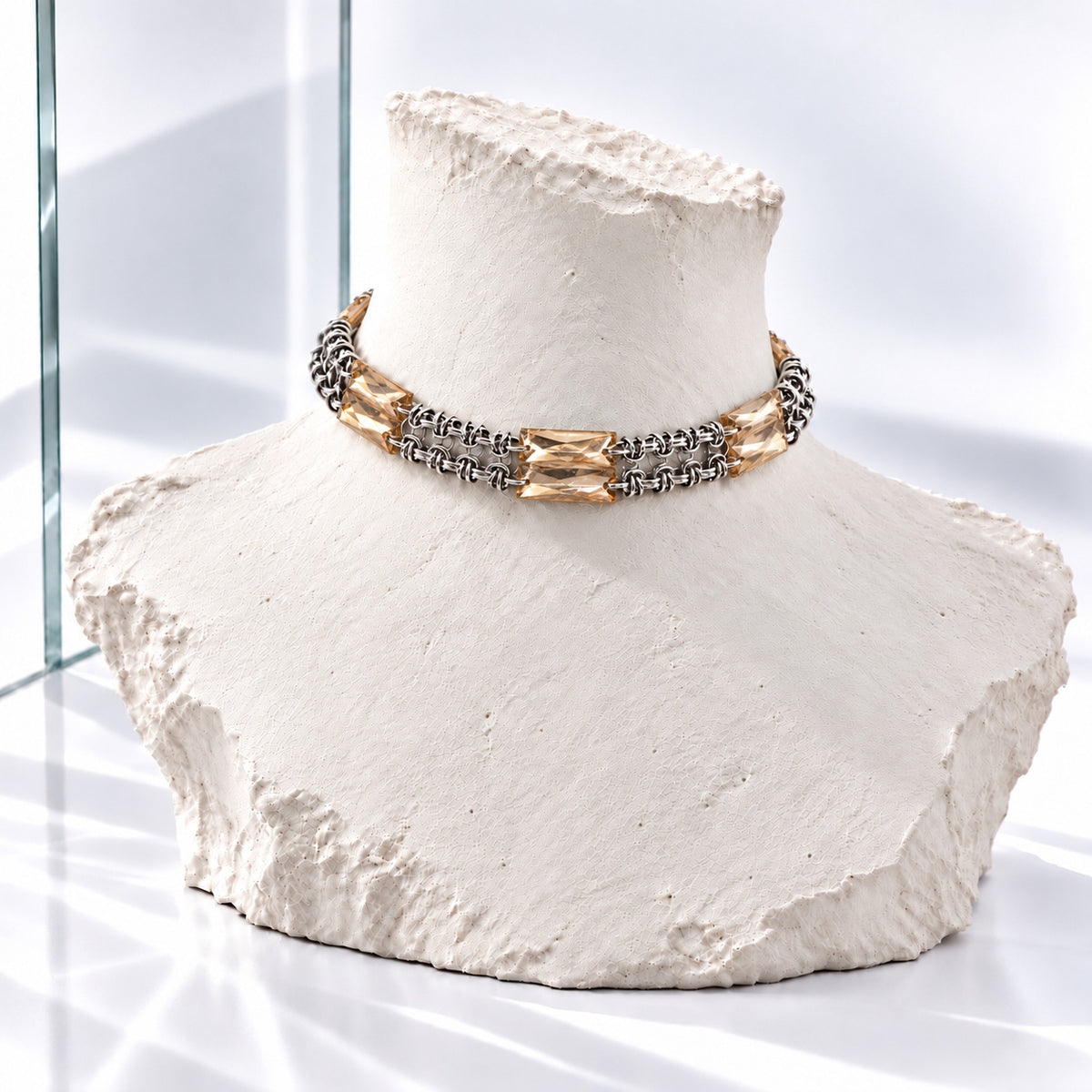 Akrilik Kristal Zırh Örgü Choker - Füme · DJE071