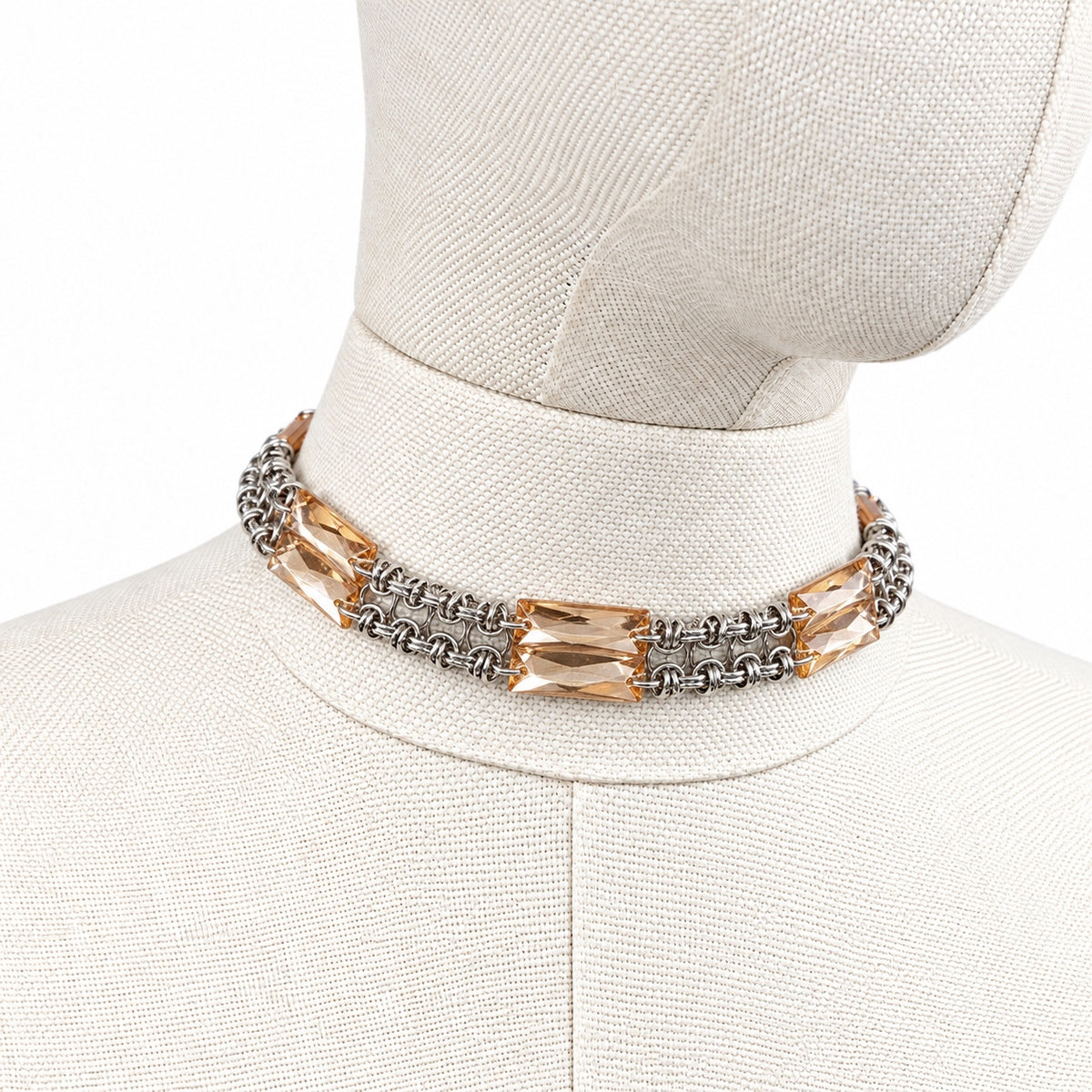 Djezairli GLIMMER LINK bal rengi akrilik kristal zirh orgu choker, urun fotografi 02