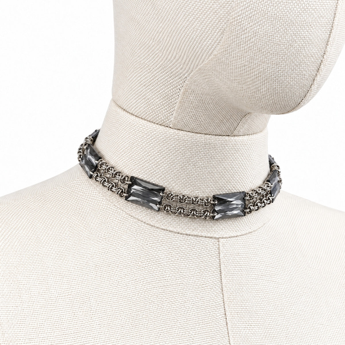 Djezairli GLIMMER LINK fume akrilik kristal zirh orgu choker, urun fotografi 01